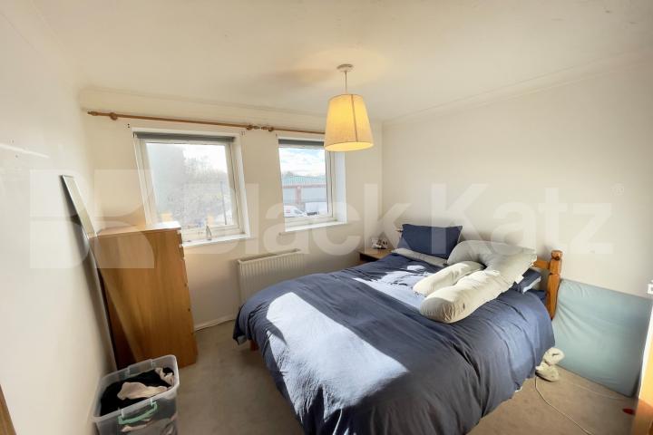 bright & airy one bedroomed apartment  Chaucer Drive, London Bridge/Bermondsey
